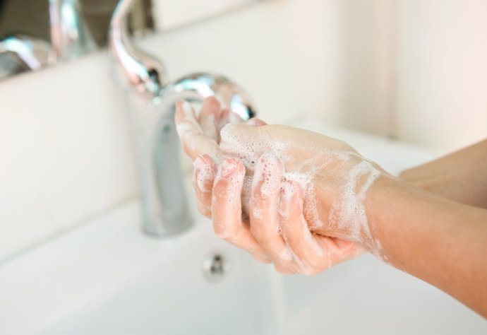 Internistas destacan la importancia de las medidas de higiene para prevenir la a