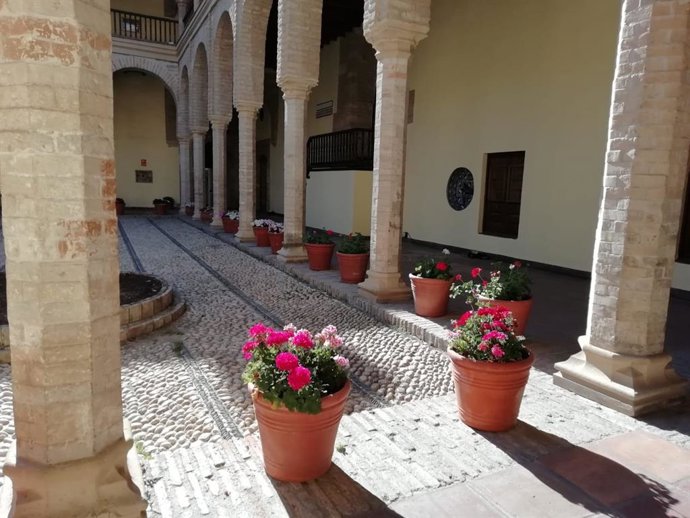 Patio principal del Palacio de Congresos de Córdoba, en una imagen de archivo.