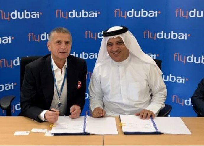 Flydubai firma un contrato de arrendamiento de cuatro aviones con Smartwings