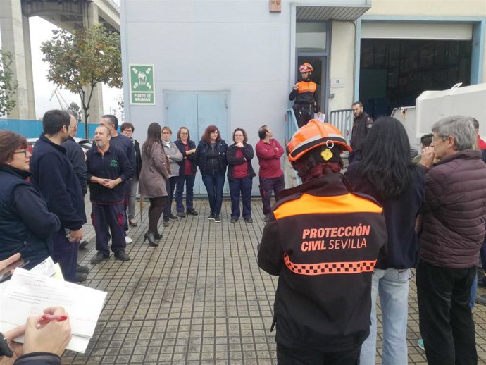El Macarena culmina con "éxito" el simulacro de emerencia en la Zona de Almacenamiento Logístico provincial