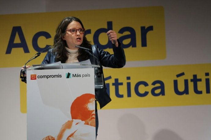 Mónica Oltra interviene en un mitin en Valncia
