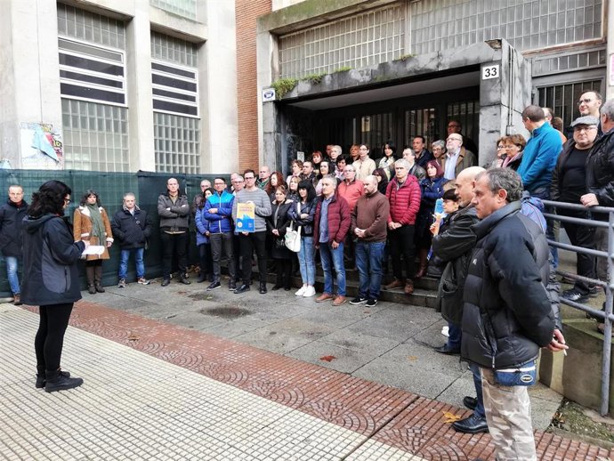 CCOO se ha concentrado por la defensa del medio ambiente y a favor de la COP25, tras una jornada en la que ha defendido el papel de los trabajadores como "agentes activos" por la transición ecológica en sus empresas.