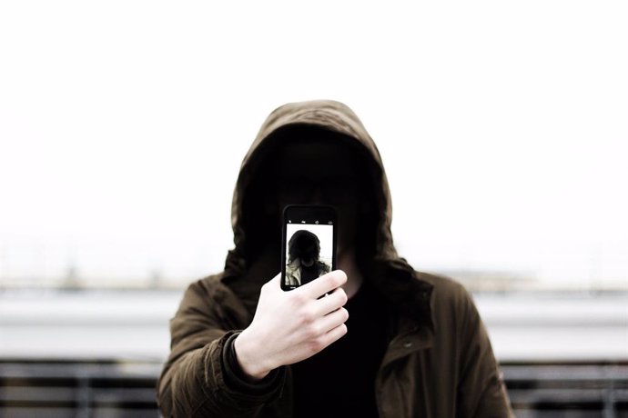 Crecen los ataques de phishing para robar selfis y documentos de identidad en el