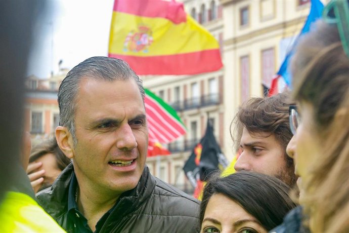 El secretario general de Vox, Javier Ortega Smith, asiste a la manifestación convocada por Jusapol para la equiparación salarial, en Madrid (España) a 19 de octubre de 2019.