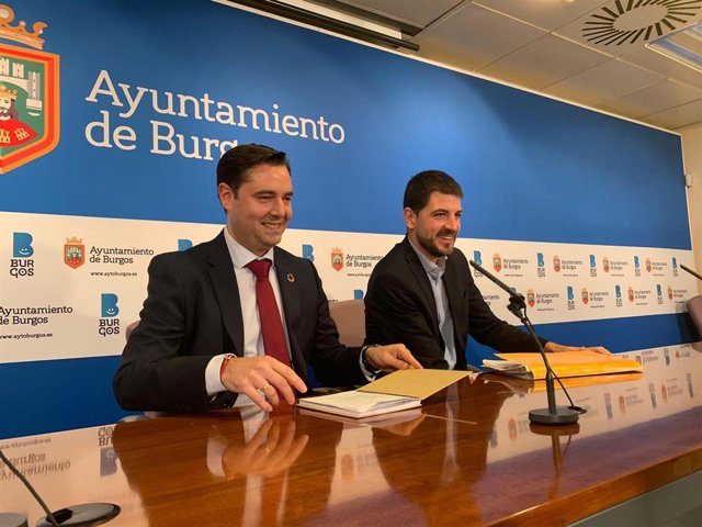 Daniel De la Rosa, alcalde de Burgos y David Jurado, concejal de Hacienda.