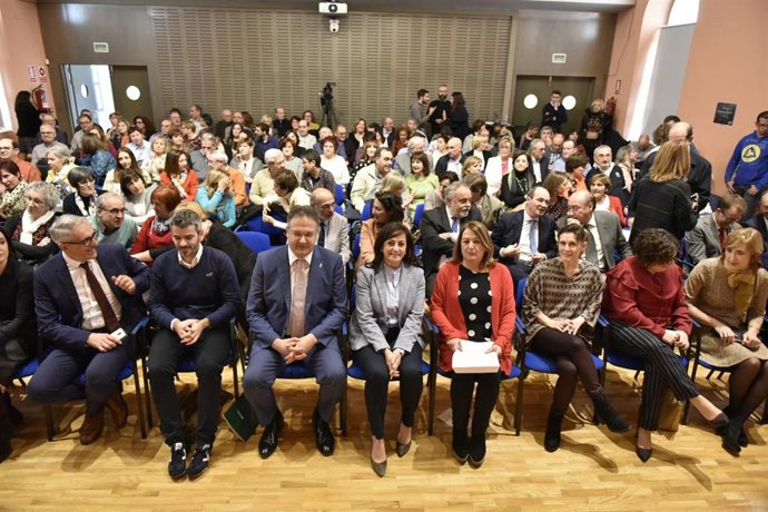 La Rioja homenajea a 108 profesionales por sus trayectorias en la educación de la región