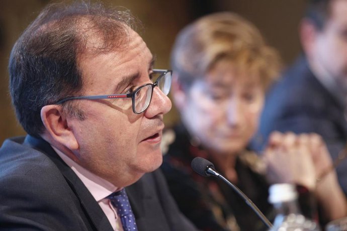 El secretario general de Instituciones Penitenciarias, Ángel Luis Ortiz, y la presidenta de la Abogacía Española, Victoria Ortega, durante las Jornadas de personas españolas presas en el extranjero