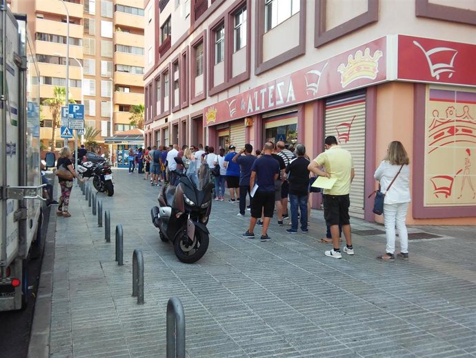 Colas para solicitar la ayuda al alquiler