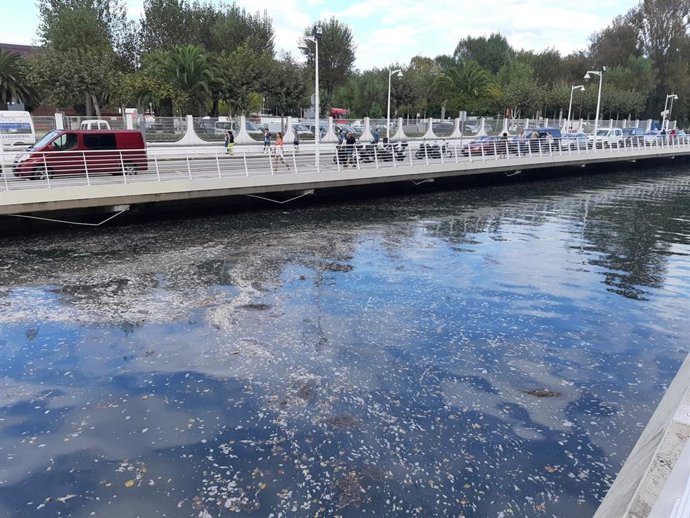 Imagen de suciedad en el río Piles (30 de septiembre)