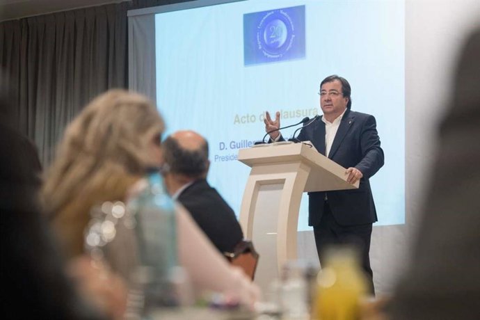 Guillermo FErnández Vara clausura una jornada sobre regadíos