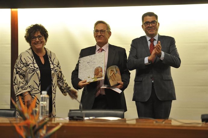 Carlos Ventura recoge el XI Premio de la Fundación esPublico.