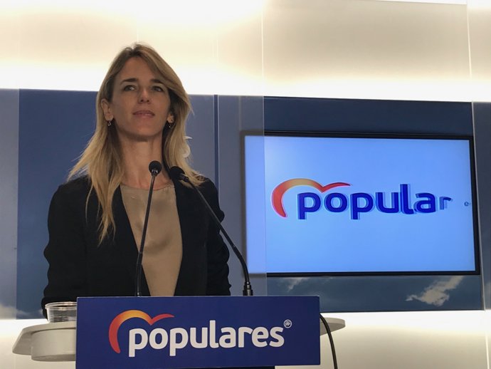 Cayetana Álvarez de Toledo en rueda de prensa