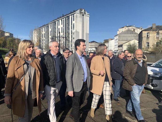 El secretario general del PSdeG, Gonzalo Caballero, junto a otros cargos socialistas en Lugo