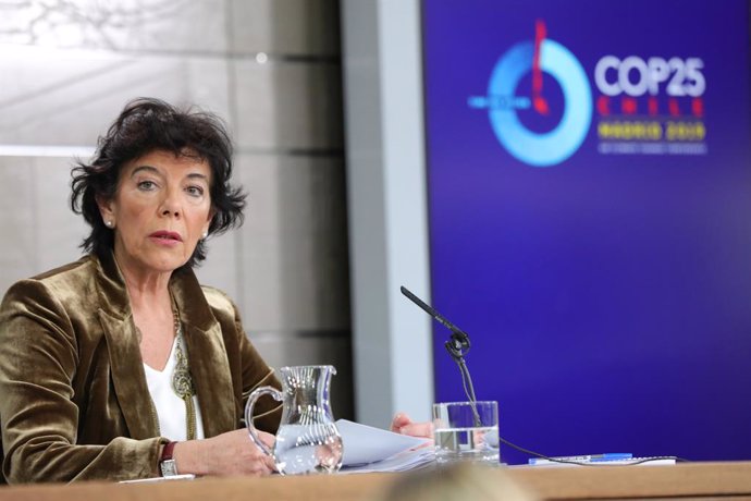 La ministra Portaveu, i d'Educació i Formació Professional en funcions, Isabel Celaá, compareix davant dels mitjans de comunicació, després de la reunió el Consell de Ministres a la Moncloa, a Madrid (Espanya), 29 de novembre del 2019.