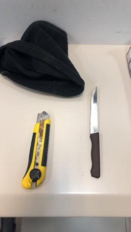 Material intervingut en l'home que ha amenaat vianants a Palma