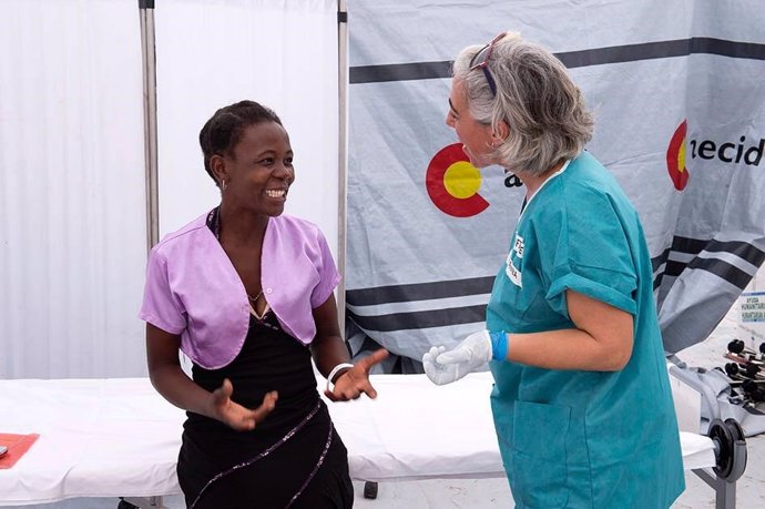 Personal del hospital de campaña START atiende a población afectada por ciclón Idai en Mozambique