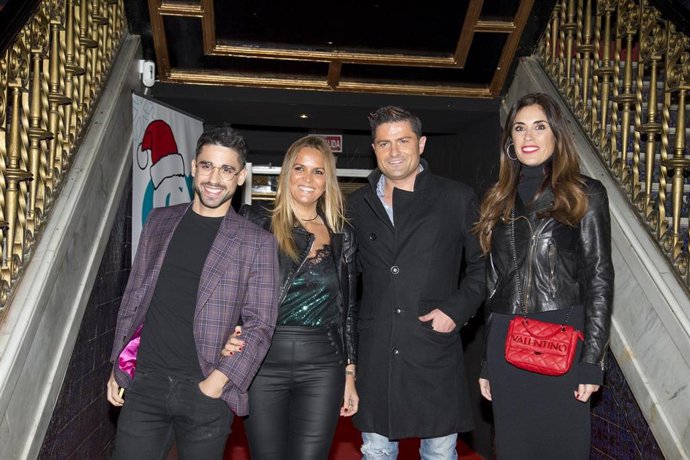 El equipo de 'Ya es mediodía' en la fiesta navideña de Unicorn