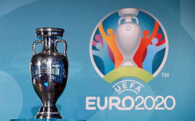 El trofeo de la EURO 2020.
