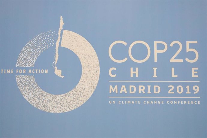 Logo de COP25 2019 en uno de los pabellones de la Feria de Madrid, IFEMA, en los preparativos de la Cumbre del Clima que comenzará el próximo día 2 de diciembre, en Madrid (España), a 29 de noviembre de 2019.
