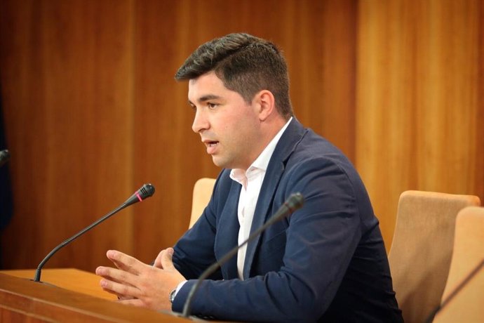 El presidente de la comisió de investigación de la Faffe, Enrique Moreno, este martes