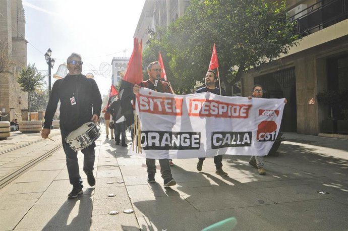 Nueva reunión este lunes en Madrid por el ERE de Sitel para despedir a 300 teleoperadores