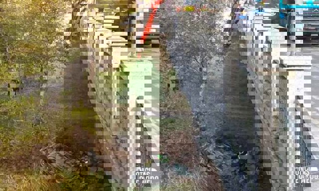 Un padre y su hijo heridos en un accidente en el puente de Arnedo