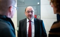 Schulz aconseja a sus nuevos sucesores al frente del SPD alemán que no se precipiten en dejar el Gobierno