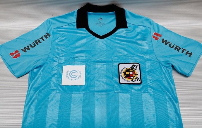 Fútbol.- Los árbitros lucirán el símbolo de la lucha contra el cambio climático 