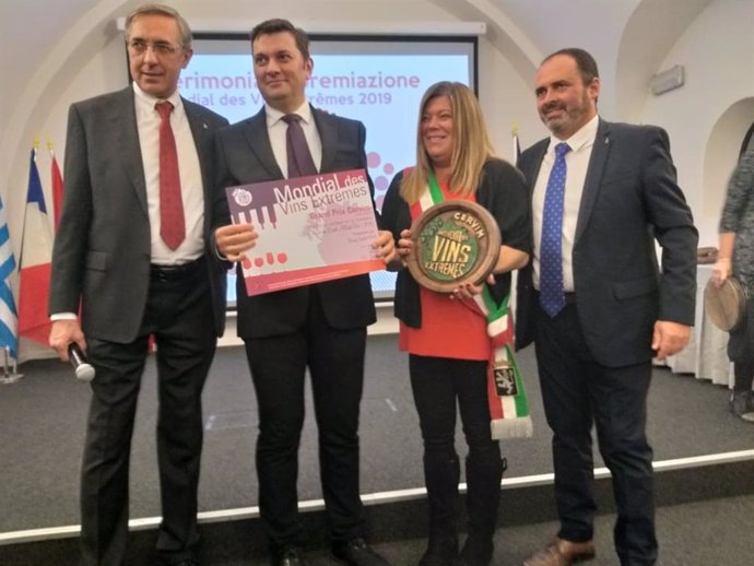 La delegació andorrana recull el Gran Premi Cervim 2019.