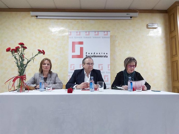 Antonio Miguel Carmona presenta la Fundación Socialdemócrata de Galicia