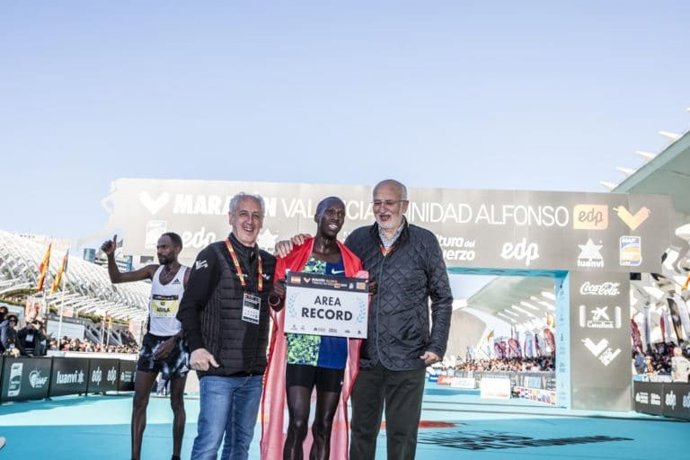 El etíope Kinde Alayew gana el Maratón Valencia Trinidad Alfonso EDP 2019