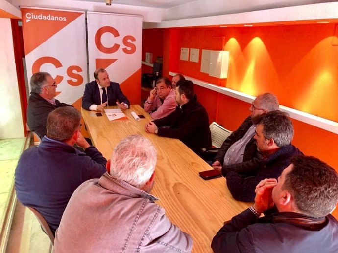 Huelva.- Cs destaca que los pescadores "ahora sí van a recibir ayudas europeas e