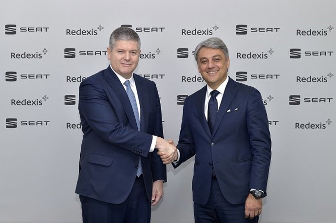 Fernando Bergasa, presidente de Redexis, y Luca de Meo, presidente de Seat
