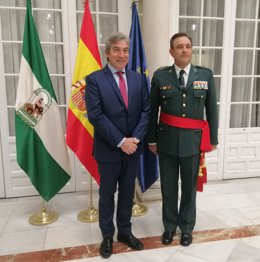 Lucrecio Fernández recibe a Alfonso Rodríguez Castillo, nuevo jefe de la IV Zona de la Guardia Civil
