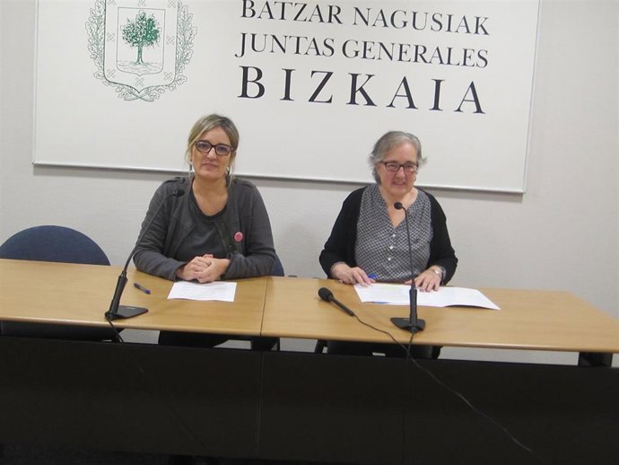 Bea Ilardia y Arantza Urkaregi