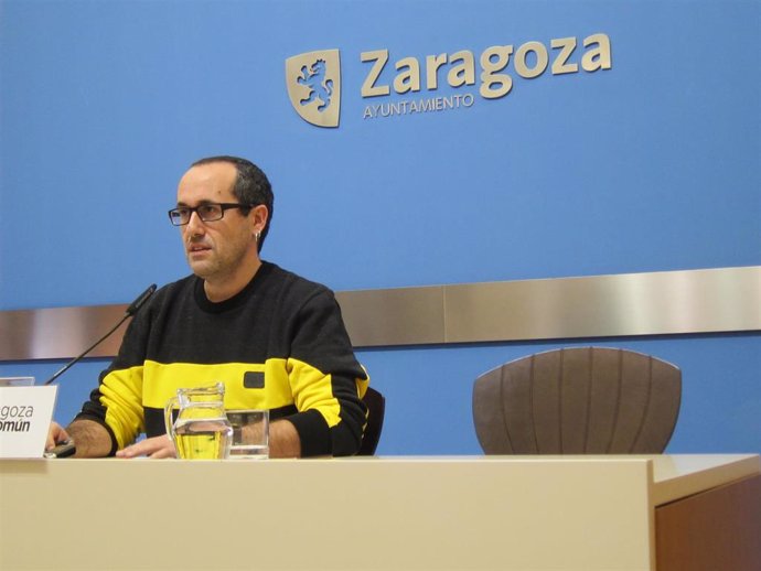 El concejal del grupo municipal de Zaragoza en Común (ZeC) Ayuntamiento de la capital aragonesa, Alberto Cubero.