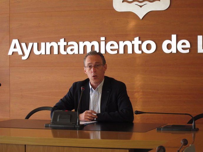  El concejal del PP Angel Sáinz Yangüela ha criticado que el Gobierno municipal "obvia" la participación ciudadana en Logroño.