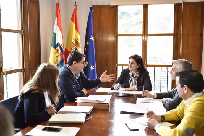 Reunión presidenta Andreu con el alcalde de Torrecilla Sergío Martínez