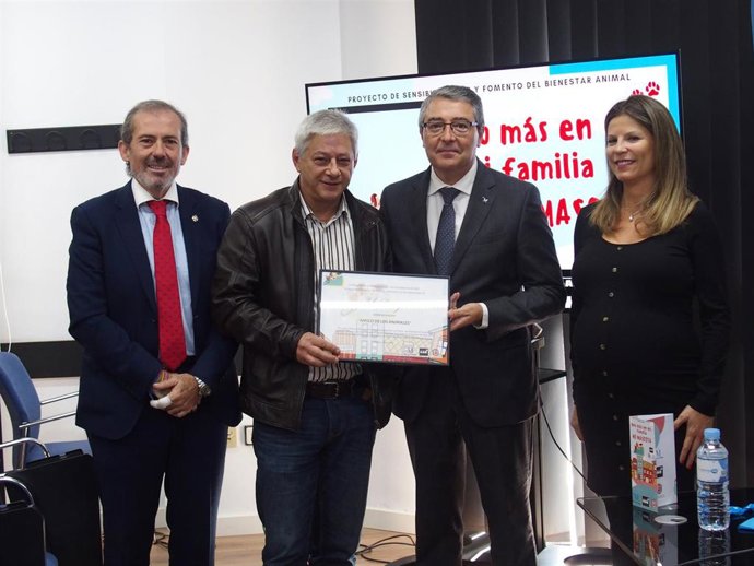 Distinción a ayuntamientos de la provincia de Málaga por su trabajo en bienestar animal y concienciación vecinal