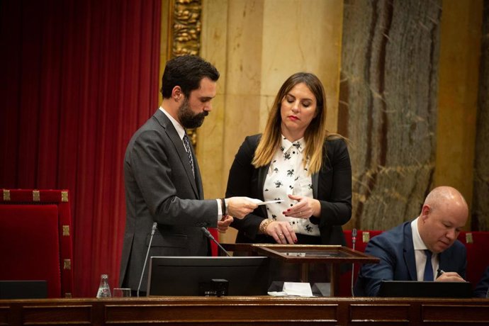 El presidente del Parlament, Roger Torrent, en una votación en el Pleno del Parlament