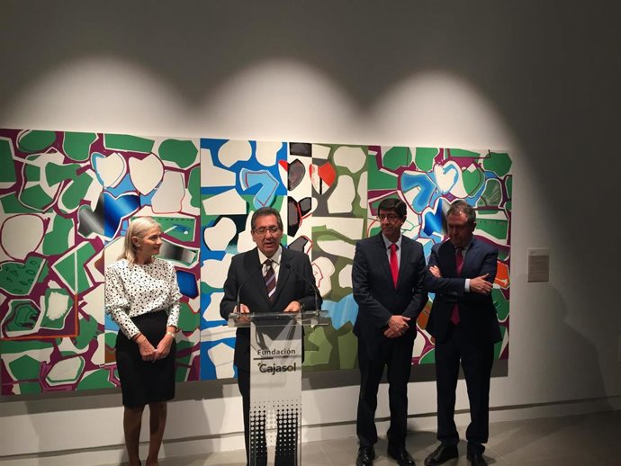 De izq a derecha, la consejera de Cultura y Patrimonio Histórico, Patricia Del Pozo; presidente de la Fundación Cajasol, Antonio Pulido; vicepresidente de la Junta, Juan Marín; y el alcalde de de Sevilla, Juan Espadas,