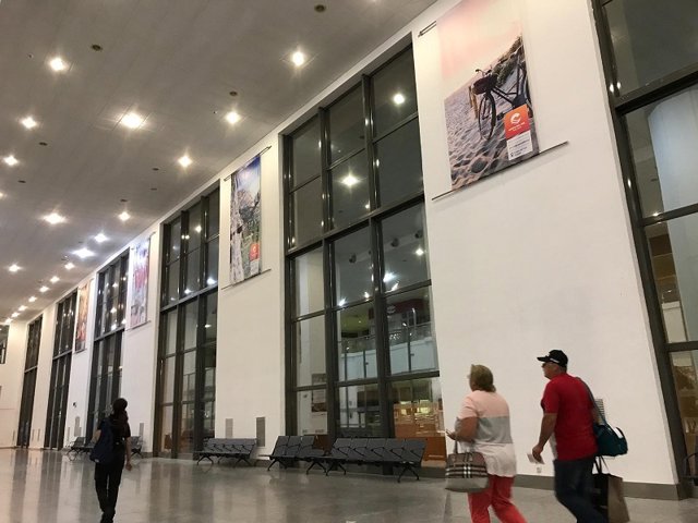 Aeropuerto de Málaga con imágenes el destico Costa del Sol