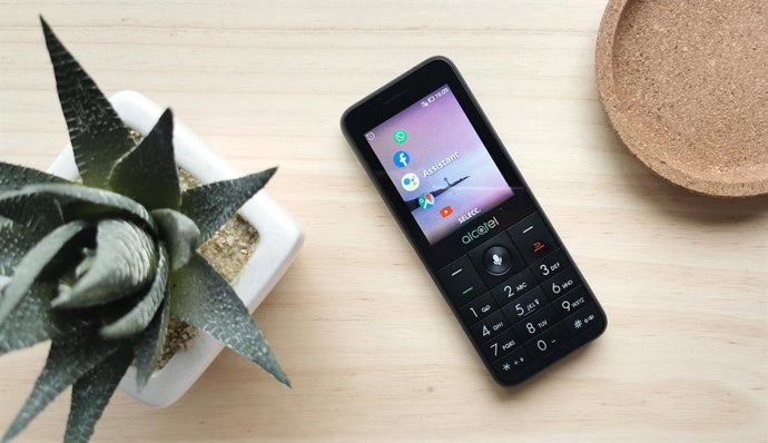 Feature phone Alcatel 3088.