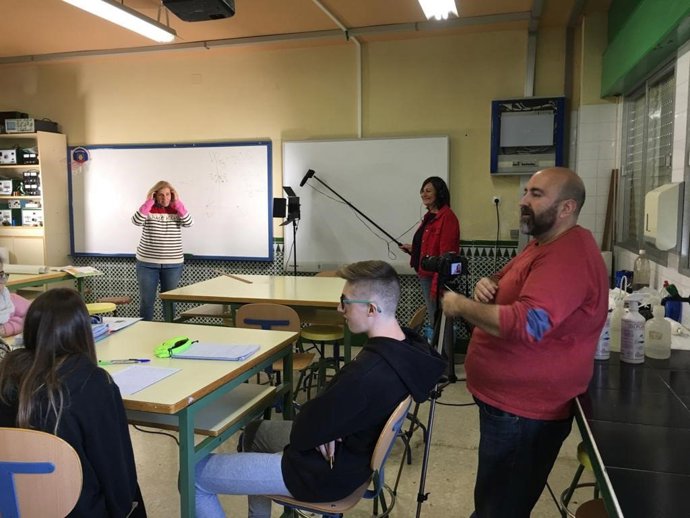 Momento de la grabación del cortometraje sobre el día a día de alumnos con discapacidad auditiva