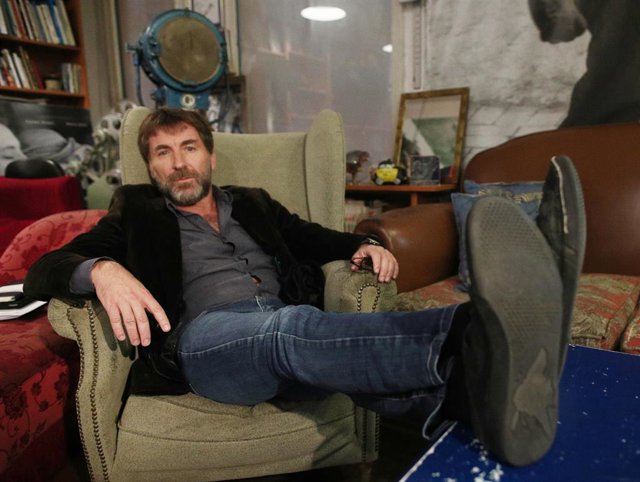 El actor Antonio de la Torre posa en la entrevista al equipo de la película  `La Trinchera Infinita , en la librería Ocho y Medio, en Madrid, a 29 de octubre de 2019.