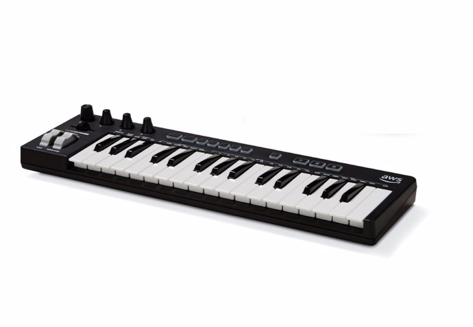 Amazon presenta su primer teclado musical, que compone mediante aprendizaje auto