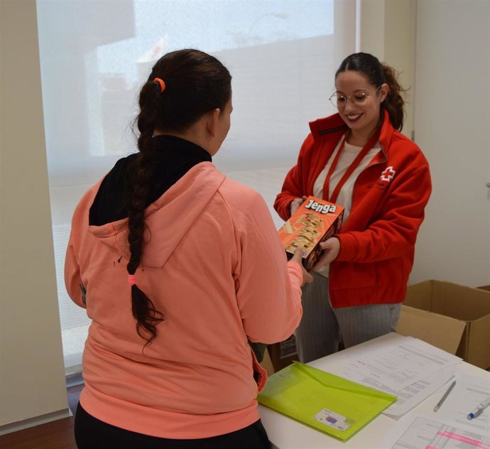 Cruz Roja repartirá juguetes entre 850 familias con niños