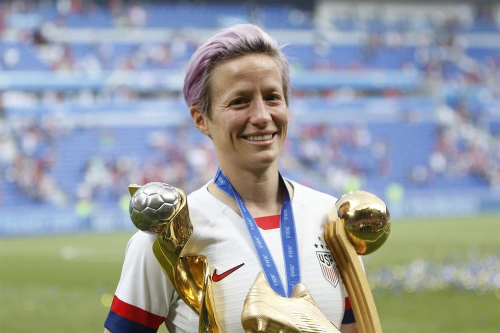 La futbolista estadounidense Megan Rapinoe tras ganar el Mundial de Francia
