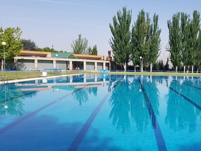 Imagen de archivo de una piscina pública