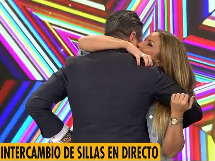 Alfonso Merlos y Marta López en el plató de 'Ya es mediodía'